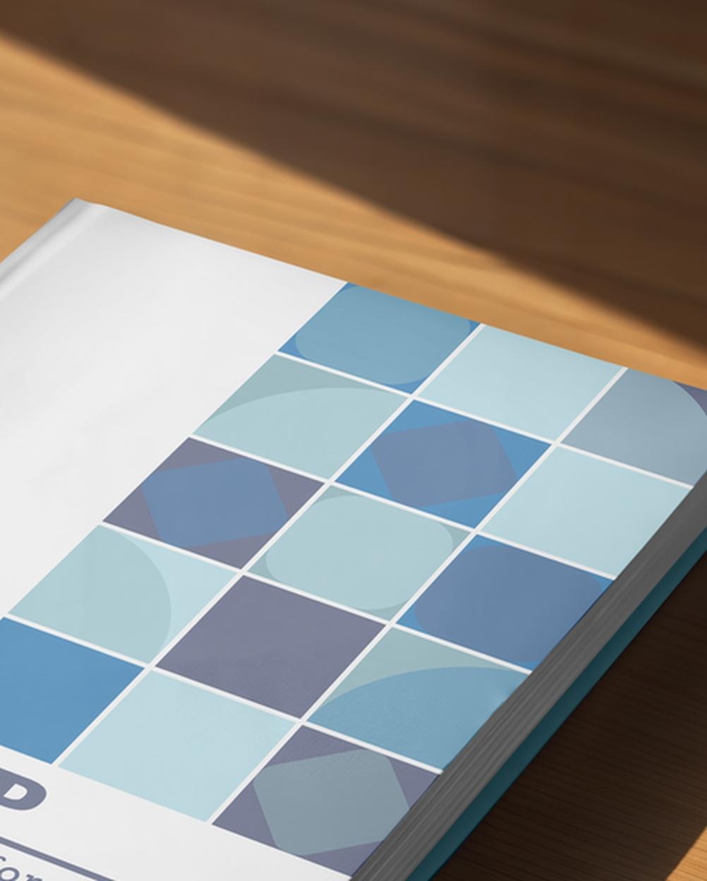 Mockup Livro Capa Mesa Madeira - Apresentação de Design Mockups de Objetos PSD Mockup Livro Capa Mesa Madeira - Apresentação de Design Mockups de Objetos PSD